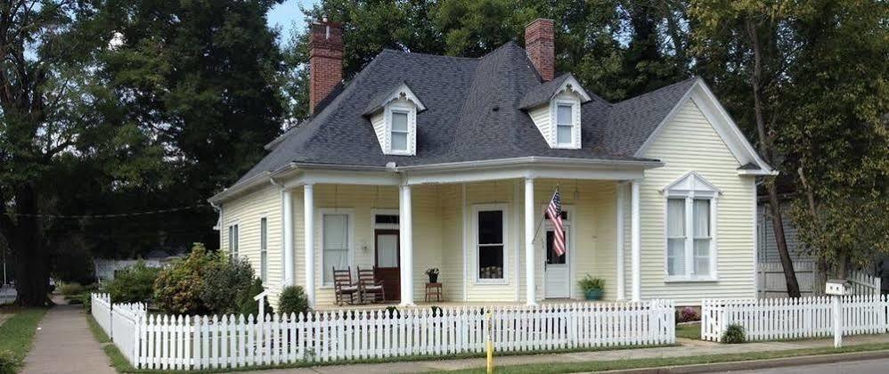 Carriage Lane Inn Murfeesboro Tn เมอร์ฟรีสโบโร ภายนอก รูปภาพ