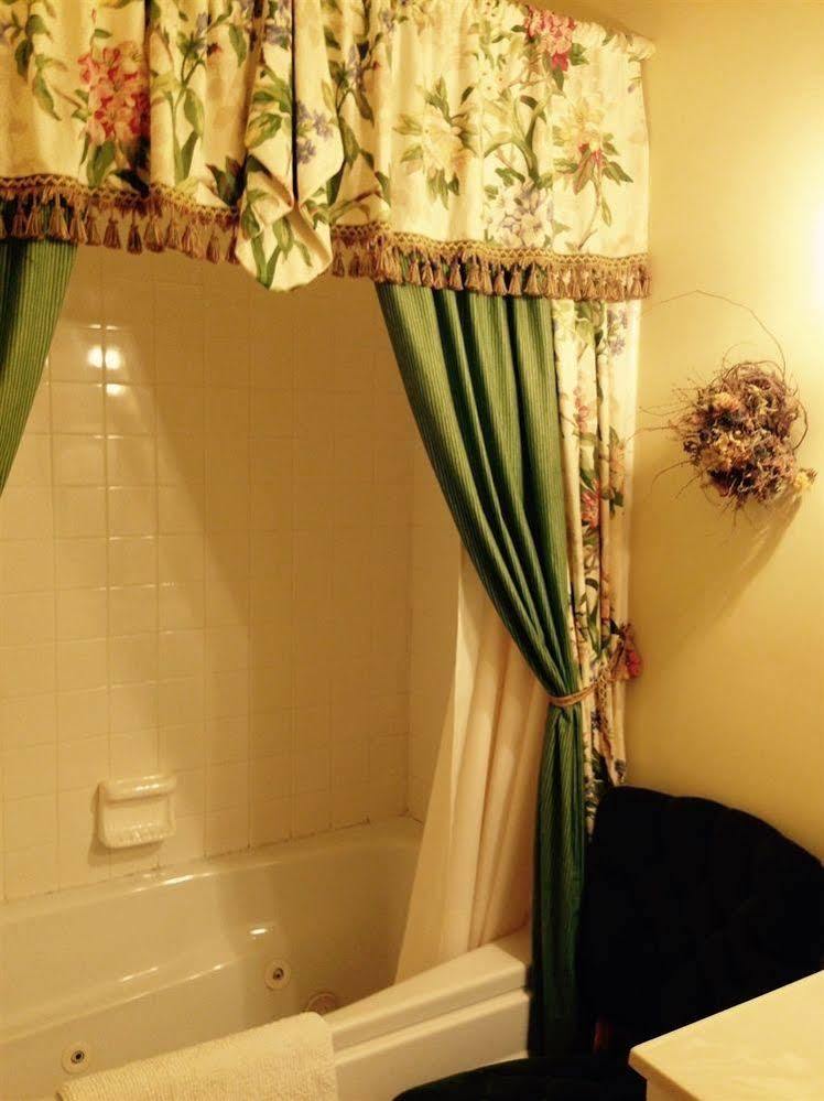 Carriage Lane Inn Murfeesboro Tn เมอร์ฟรีสโบโร ภายนอก รูปภาพ